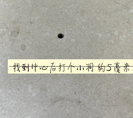 巩留瓷砖空鼓维修公司专业解答在瓷砖铺贴过程中，如果砂料搅拌不均匀，将会带来以下问题